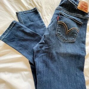 Women Levi’s 535 super skinny